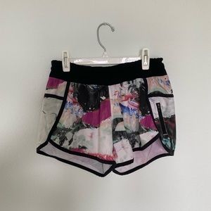 Lululemon shorts size 4